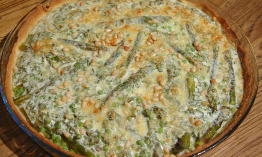 Рецепт творожного тарта с зеленым горошком, спаржей и кедровыми орехами