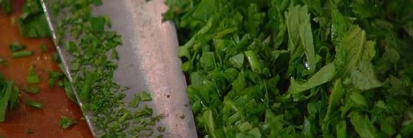 творожный тарт с зеленым горошком, спаржей и кедровыми орехами