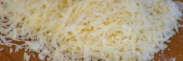 творожный тарт с зеленым горошком, спаржей и кедровыми орехами