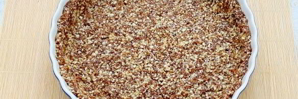 вегетарианский тарт с бананом и авокадо