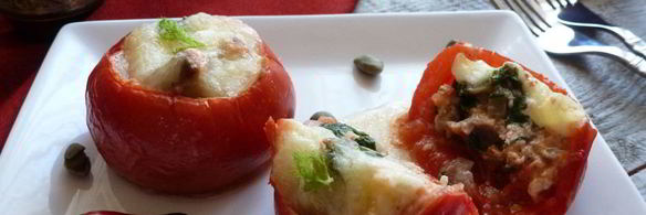 томаты, фаршированные красной рыбой и шпинатом
