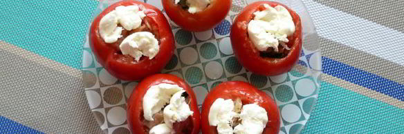 томаты, фаршированные красной рыбой и шпинатом