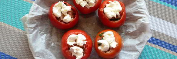 томаты, фаршированные красной рыбой и шпинатом