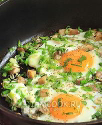 Яичница с грибами