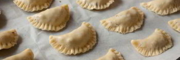 эмпанадитас со свининой и баклажаном