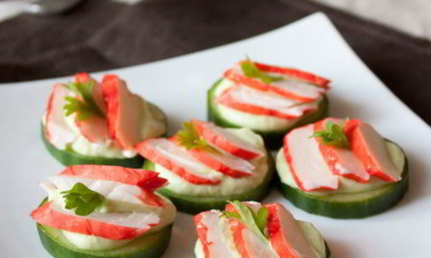 Рецепт закуски из крабовых палочек на огурцах