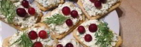 закуска из крекеров с брынзой