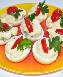 Закуска из яиц с сельдью