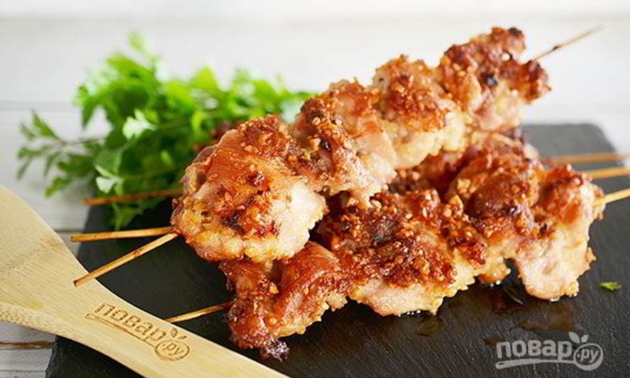 Рецепт зате — запеченных кусочков курицы, замаринованные в пикантном маринаде с пряностями и арахисом