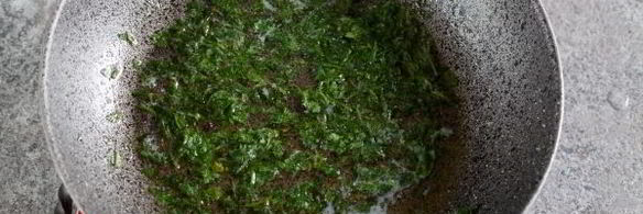 жаренные с травами вареные яйца