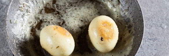 жаренные с травами вареные яйца