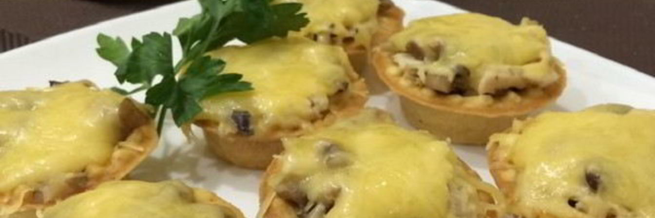 Курино-грибной жульен в тарталетках